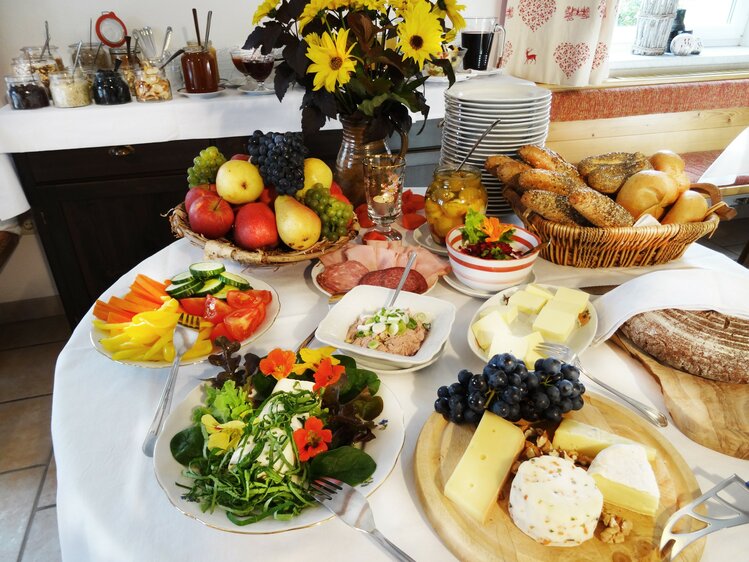 Frühstücksbuffet Pension Kibitzhof | © Petra Fraißl