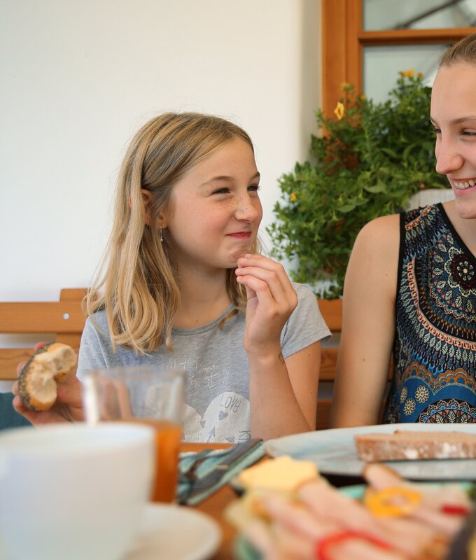 Kinder beim Frühstück | © Privat zu Gast in Niederösterreich / weinfranz.at