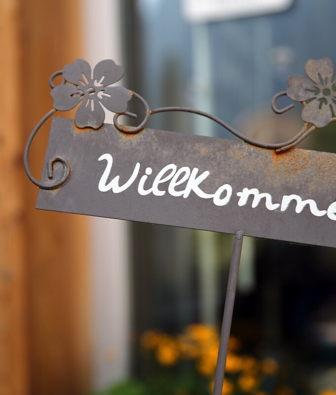 Willkommensschild Blumen | © Privat zu Gast in Niederösterreich / weinfranz.at
