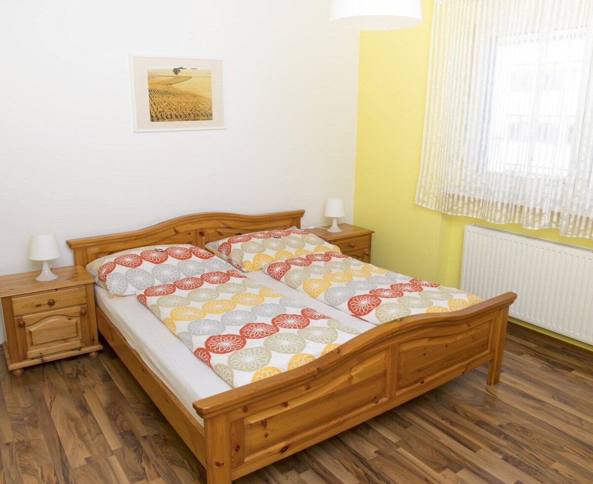 Schlafzimmer App.1