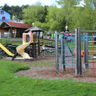 Buchner - Spielplatz im Ort
