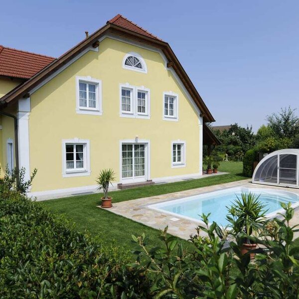 Gästehaus mit Pool