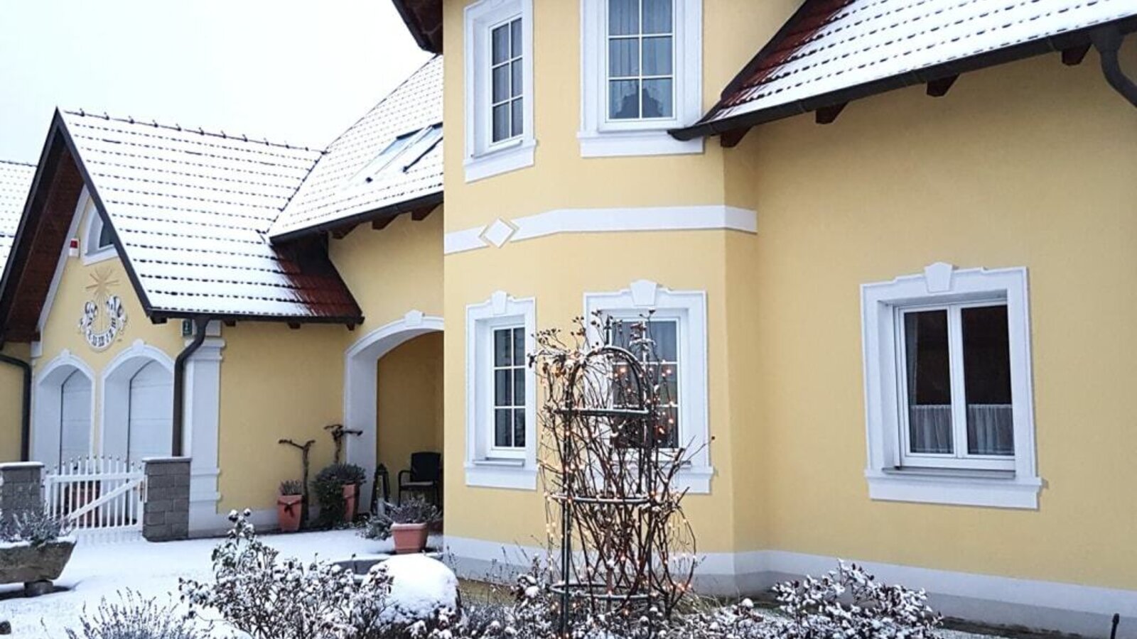 Gästehaus im Winterkleid