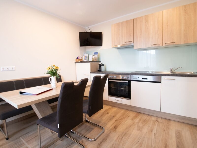 Rebenhof - Küche und Essbereich