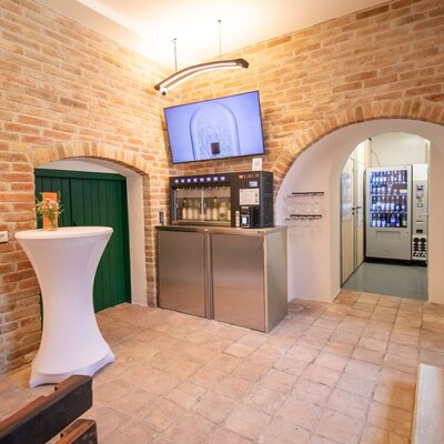 Weinkeller mit Verkostungsautomat ©Gerald Hintersteiner Lifedesign